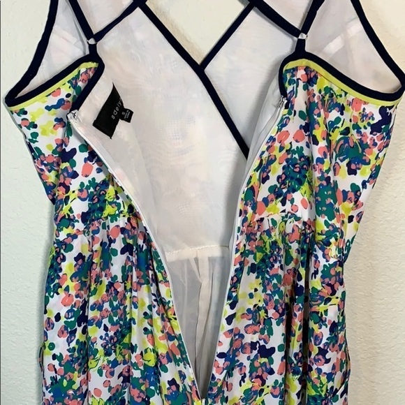 Adelyn Rae Anthropologie V-Neck Floral Romper Women’s Size Small - Picture 6 of 10